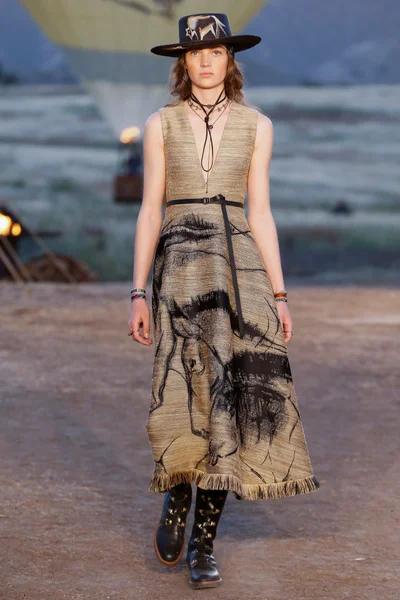 Look 12